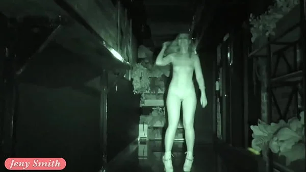 Jeny Smith got naked at the party in night club
