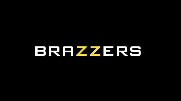 2 Squirting Wives Seduce the Pool Guy - Luna Star, Charli Phoenix / Brazzers  / stream full from www.zzfull.com/seduce