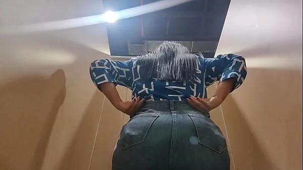 CAMARA OCULTA EN BAÑO PUBLICO DE AEROPUERTO