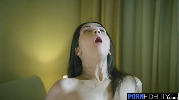 PORNFIDELITY Moona Snake Loves It Rough
