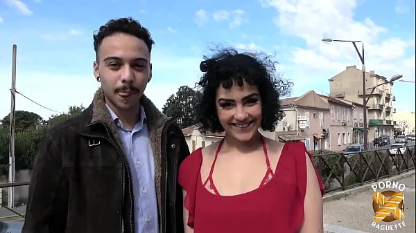 Azylis adore se faire baiser dans tous les sens par son copain
