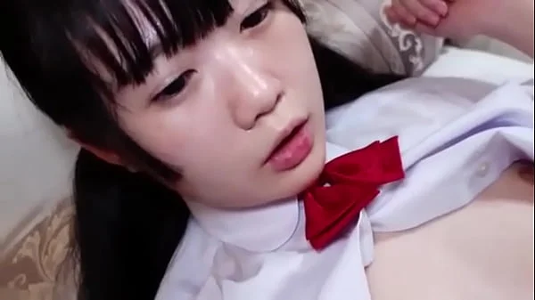 細い18歳美女。黒髪日本人。フェラとパイパン中出しセックス。無修正。2作目