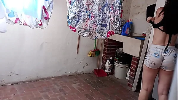 ''Aprovecho Que Mis Papas No Estan Para Luego Follarme A Mi hermanastra En El Patio de mi casa''