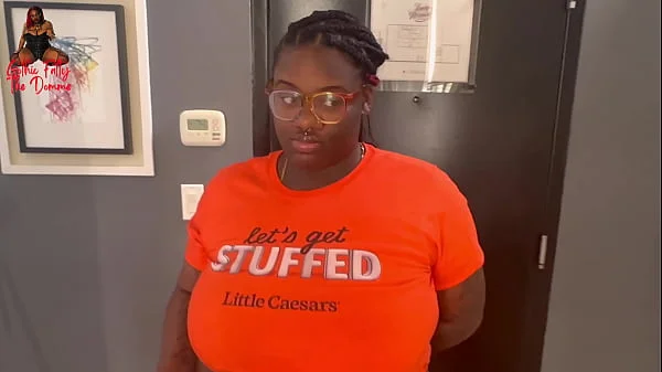 Ebony BBW Who Quit Porn, Delivers Pizza and Gets Tip