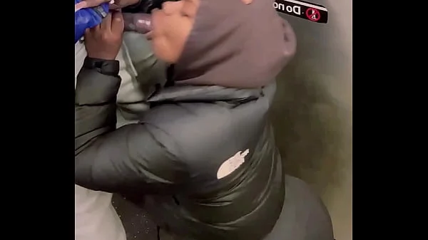 PUBLIC 11INCH BBC SUCKED FAST ON SUBWAY