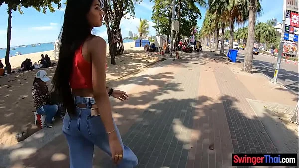 Petite Thai amateur teenie sucks and fucks a tourist