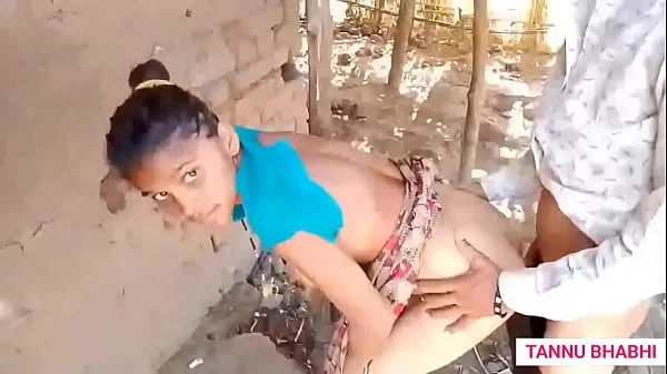 Indian Desi Bhabhi Ko Khet me lejakar ghodi bnakar ki mast chudai