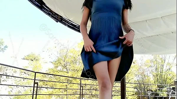 Nena inocente me entrega sus calzones en el parque
