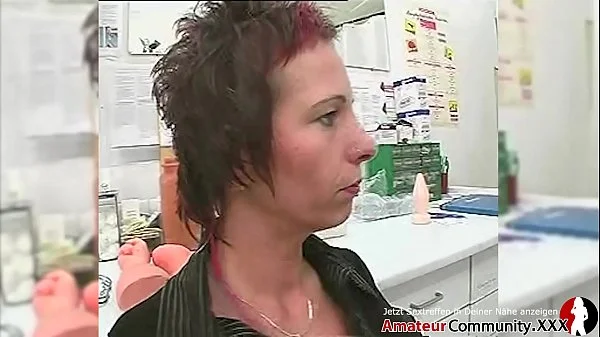 Mature slut gets her holes stuffed with fists & toys at a doctor's office! AMATEURCOMMUNITY.XXX