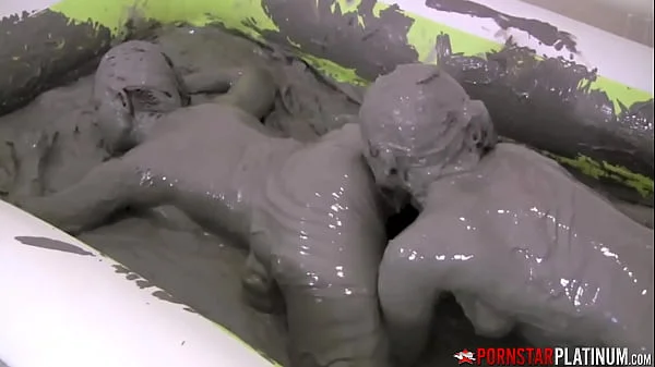 PORNSTARPLATINUM Mindi Mink Pussy Licked In Les Mud Session