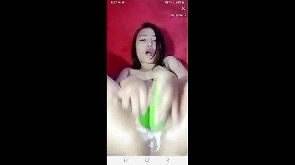 Indonesian slut loves fucking her pussy and ass until she squirts