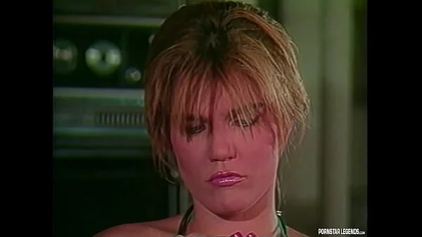 Classic Porn Little Oral Annie Fucked In The Ass As Stacey Donovan Watches