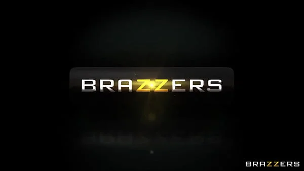 VR Sneaky MILF Burn / Brazzers  / download full from http://zzfull.com/burn