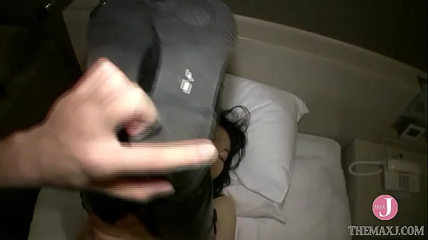 Just a little touch on her body and her pussy is already soaked even through her pants. The eroticism is unimaginable from the innocence of her appearance.