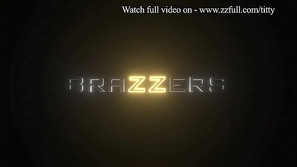 Pervy Roommate's VR Titty Squeeze - August Skye / Brazzers  / stream full from www.zzfull.com/titty